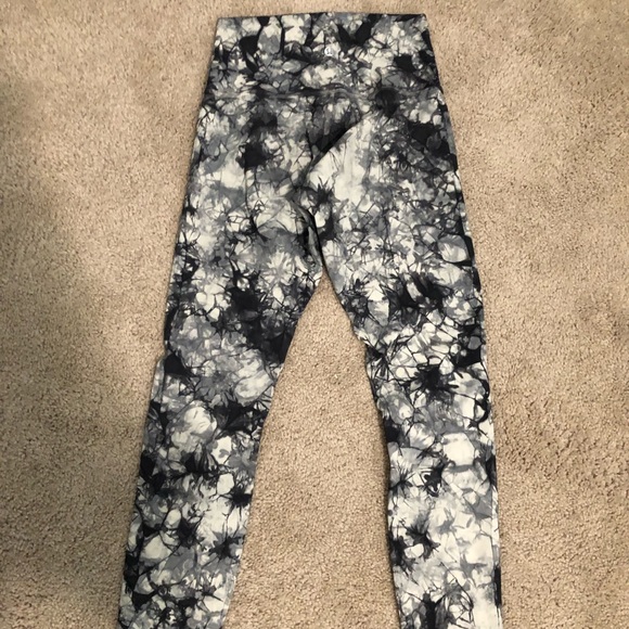 Lululemon Wunder Under 7/8 Black White Shibori Sz4 - Picture 4 of 6